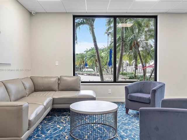 90 Edgewater Dr # 812, Coral Gables FL 33133