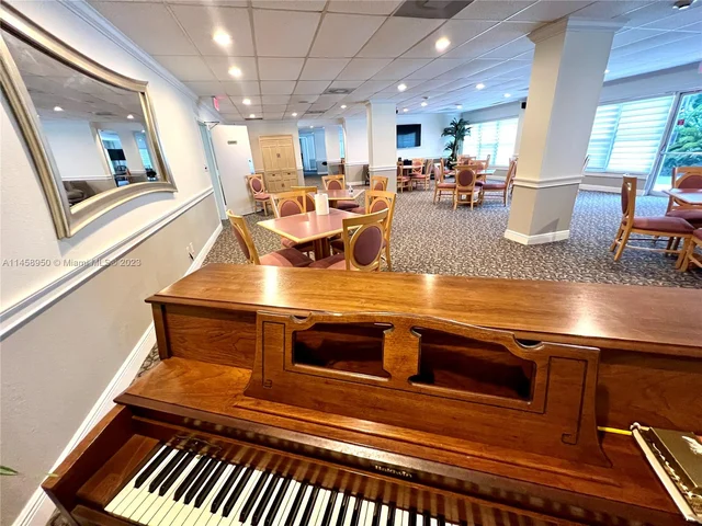 10777 W Sample Rd # 1009, Coral Springs FL 33065