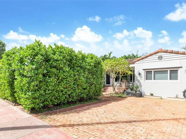 5314 Alton Rd, Miami Beach FL 33140
