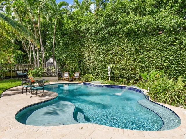 5314 Alton Rd, Miami Beach FL 33140