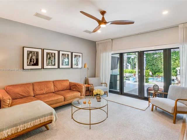 5314 Alton Rd, Miami Beach FL 33140