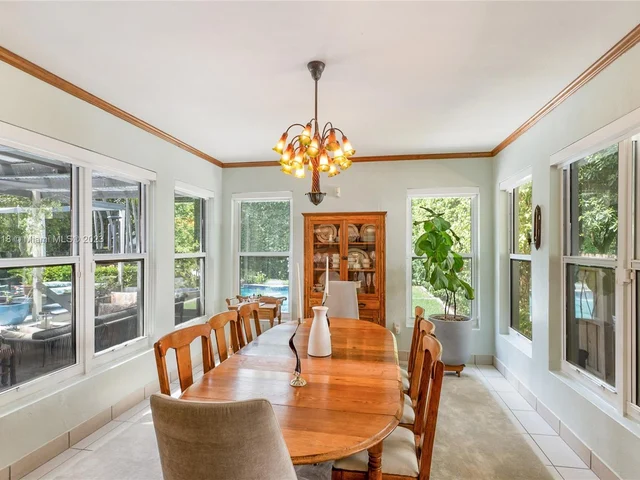 5314 Alton Rd, Miami Beach FL 33140