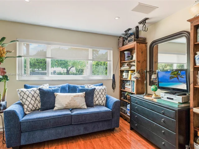 5314 Alton Rd, Miami Beach FL 33140