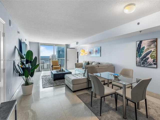 1200 Brickell Bay Dr # 4009, Miami FL 33131