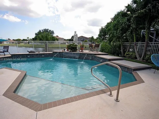 3548 Moon Bay Cir, Wellington FL 33414