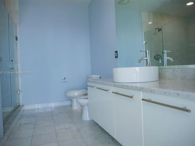 888 Biscayne Blvd # 5704, Miami FL 33132