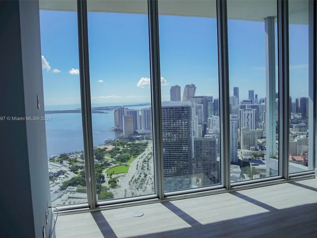 888 Biscayne Blvd # 5704, Miami FL 33132