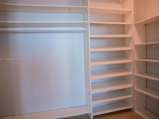 888 Biscayne Blvd # 5704, Miami FL 33132