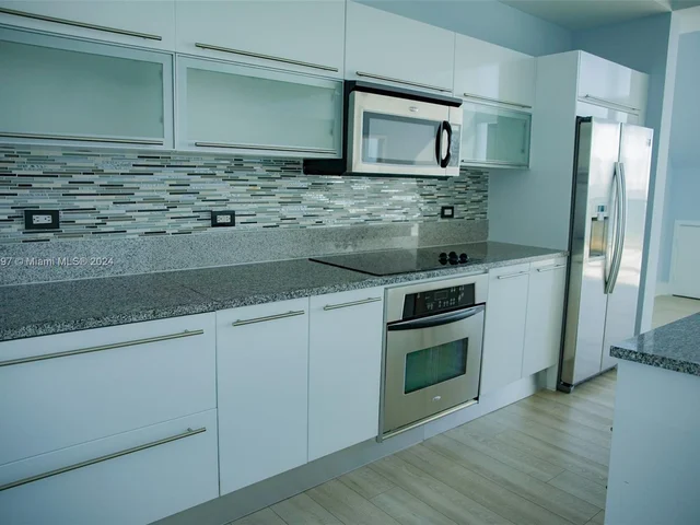 888 Biscayne Blvd # 5704, Miami FL 33132