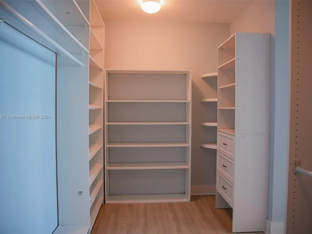 888 Biscayne Blvd # 5704, Miami FL 33132