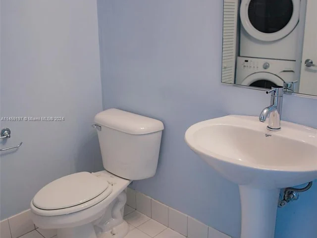 888 Biscayne Blvd # 5704, Miami FL 33132