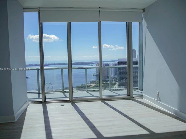 888 Biscayne Blvd # 5704, Miami FL 33132