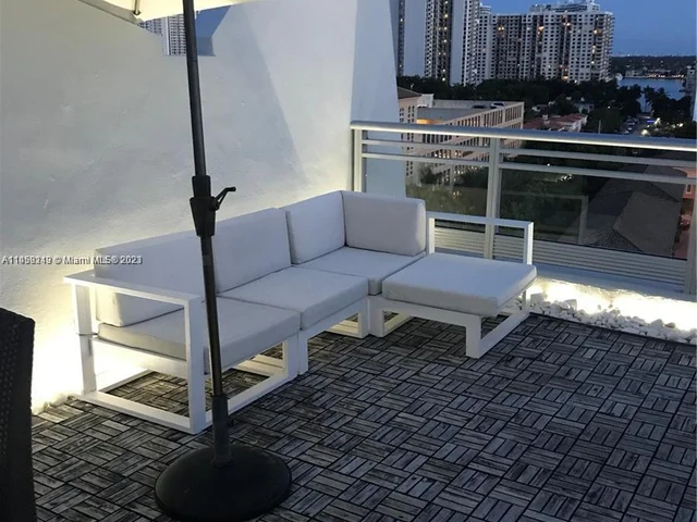 2950 NE 188th St # 506, Aventura FL 33180