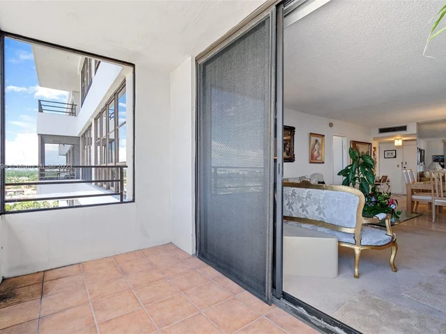 600 Three Islands Blvd # 1708, Hallandale Beach FL 33009