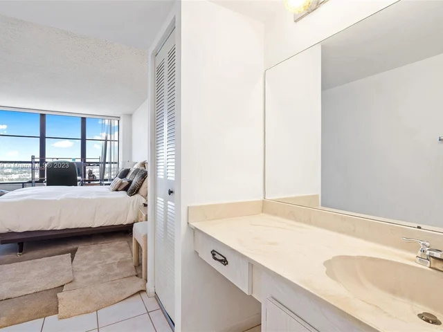 600 Three Islands Blvd # 1708, Hallandale Beach FL 33009