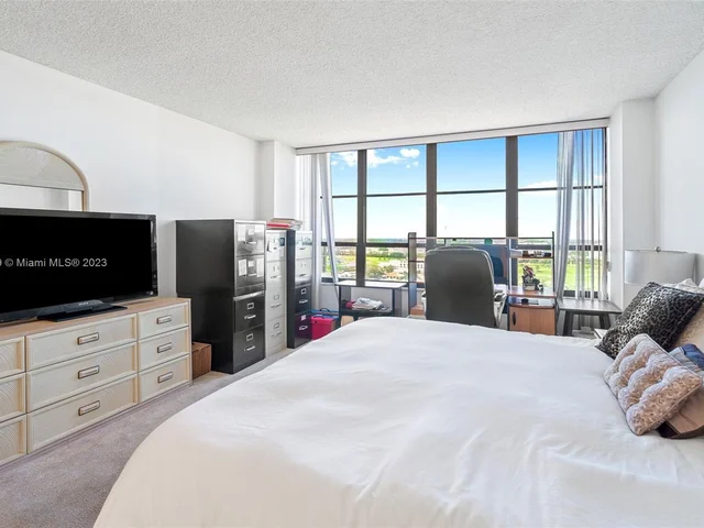 600 Three Islands Blvd # 1708, Hallandale Beach FL 33009