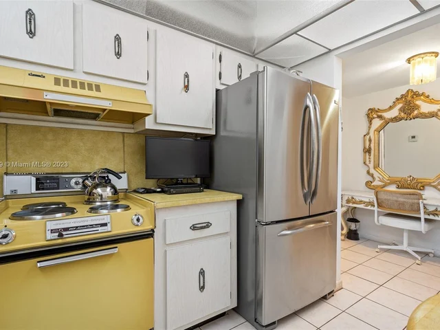 600 Three Islands Blvd # 1708, Hallandale Beach FL 33009