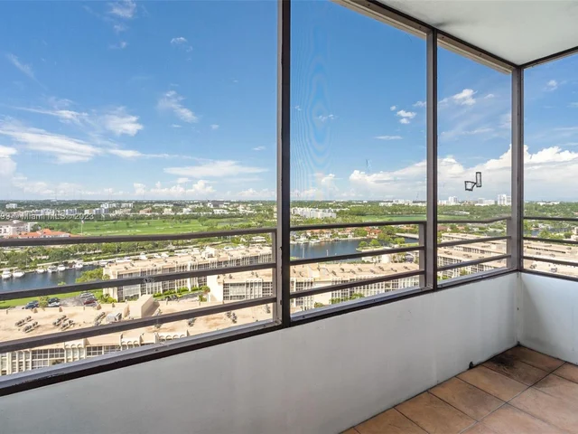 600 Three Islands Blvd # 1708, Hallandale Beach FL 33009