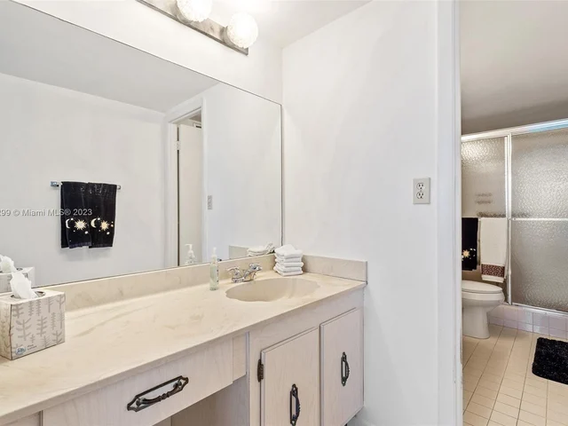 600 Three Islands Blvd # 1708, Hallandale Beach FL 33009