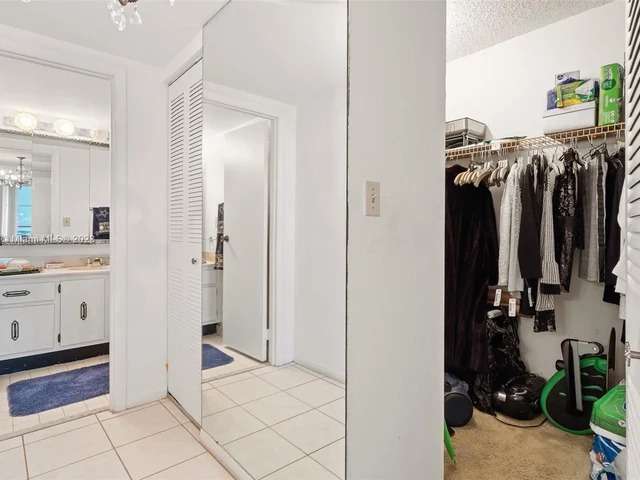 600 Three Islands Blvd # 1708, Hallandale Beach FL 33009