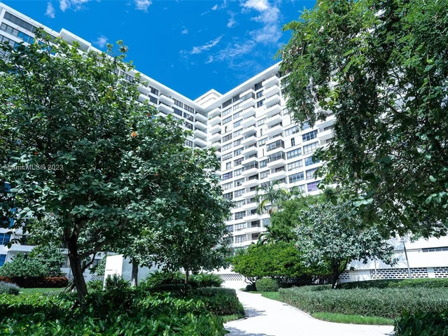 600 Three Islands Blvd # 1708, Hallandale Beach FL 33009