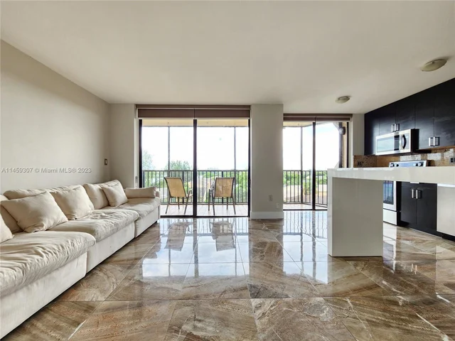 3400 Blue Lake Dr # 505, Pompano Beach FL 33064