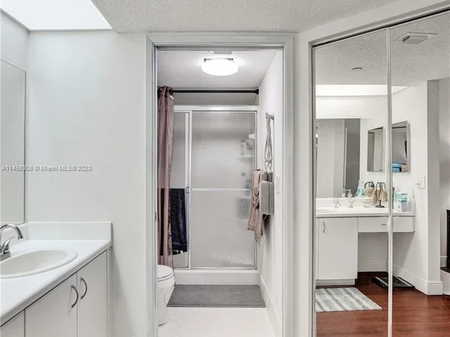 701 SW 141st Ave # 411R, Pembroke Pines FL 33027