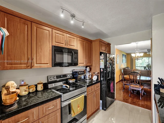 701 SW 141st Ave # 411R, Pembroke Pines FL 33027