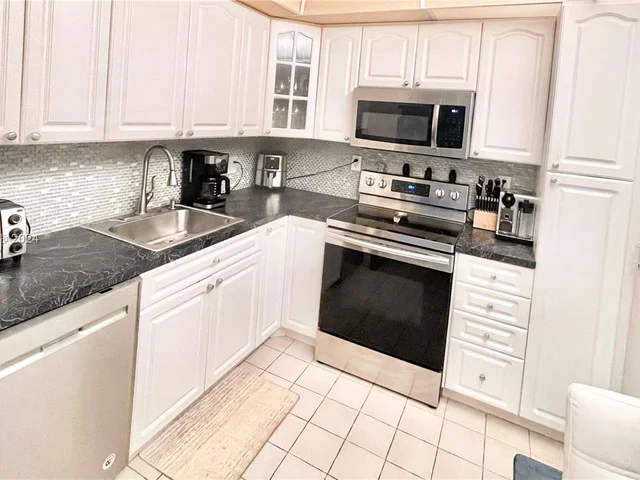 1950 S Ocean Dr # 5D, Hallandale Beach FL 33009