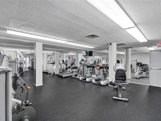 1950 S Ocean Dr # 5D, Hallandale Beach FL 33009