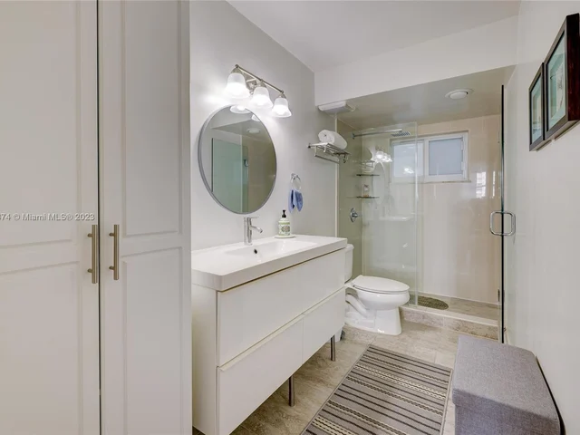 4000 NE 169th St # 402, North Miami Beach FL 33160