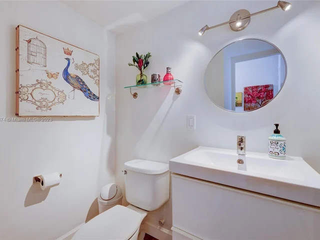 4000 NE 169th St # 402, North Miami Beach FL 33160