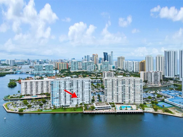500 Bayview Dr # 728, Sunny Isles Beach FL 33160