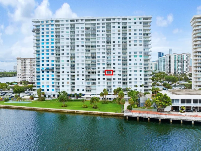 500 Bayview Dr # 728, Sunny Isles Beach FL 33160