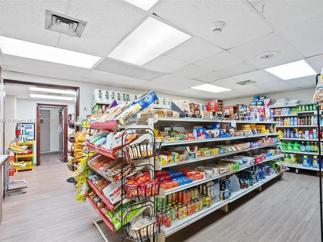 500 Bayview Dr # 728, Sunny Isles Beach FL 33160