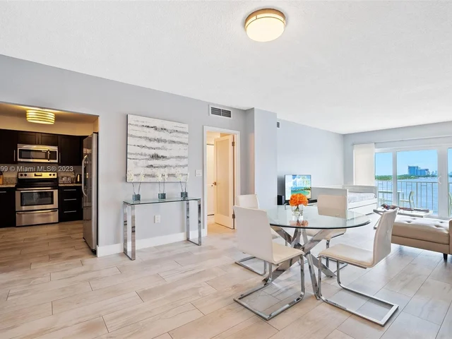 500 Bayview Dr # 728, Sunny Isles Beach FL 33160