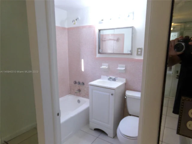 3242 Mary St # S114, Miami FL 33133