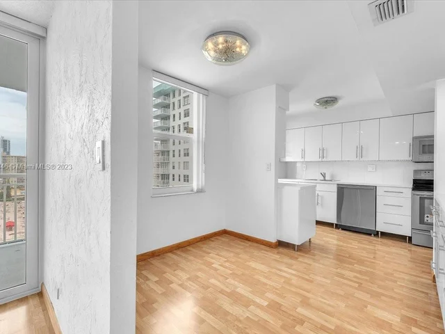 301 174th St # 1818, Sunny Isles Beach FL 33160