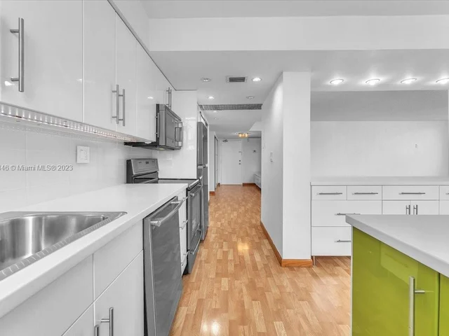 301 174th St # 1818, Sunny Isles Beach FL 33160