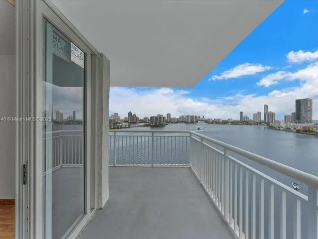 301 174th St # 1818, Sunny Isles Beach FL 33160