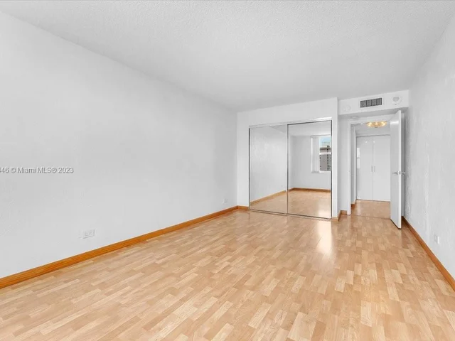 301 174th St # 1818, Sunny Isles Beach FL 33160