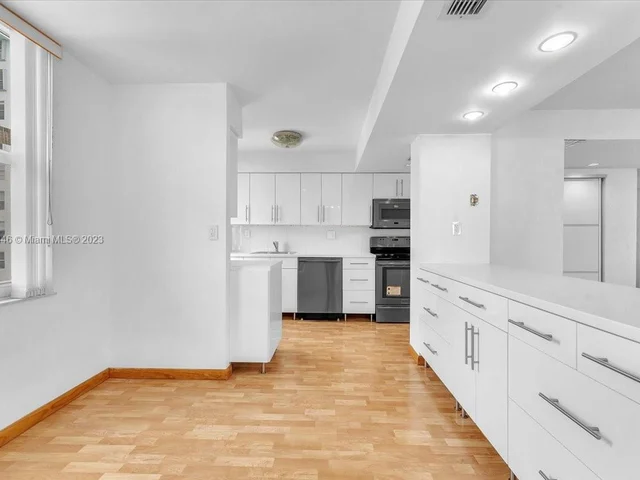 301 174th St # 1818, Sunny Isles Beach FL 33160