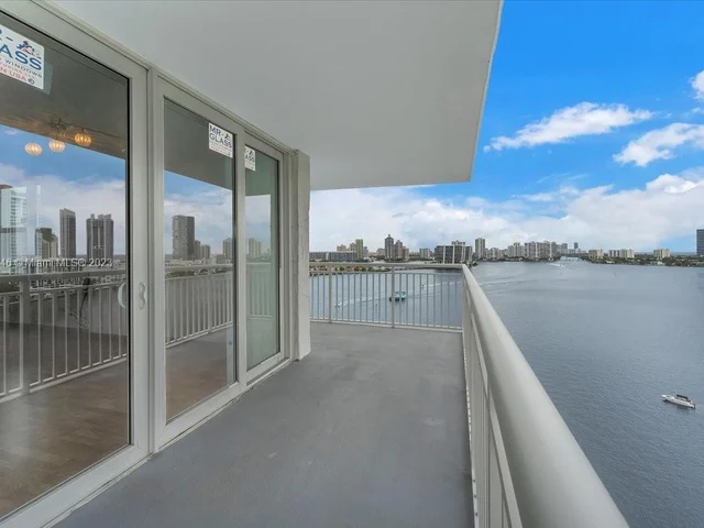 301 174th St # 1818, Sunny Isles Beach FL 33160