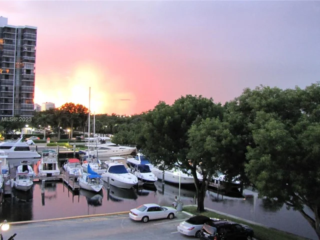 3401 N Country Club Dr # 505, Aventura FL 33180