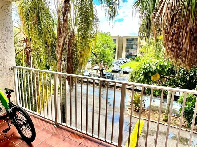 8511 NW 8th St # 5, Miami FL 33126