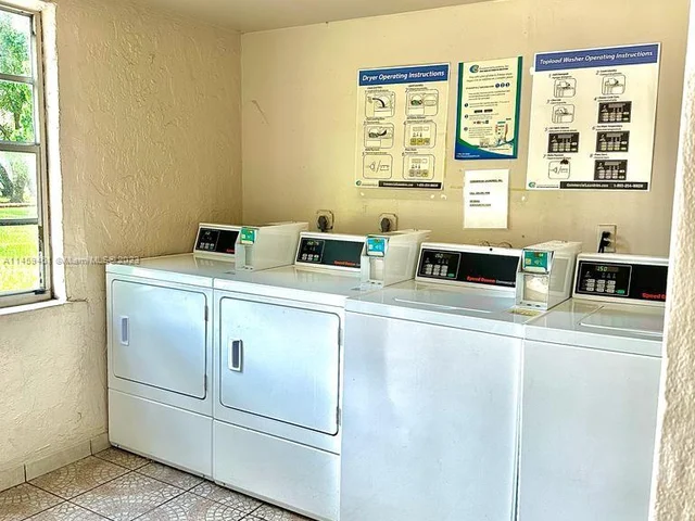 8511 NW 8th St # 5, Miami FL 33126