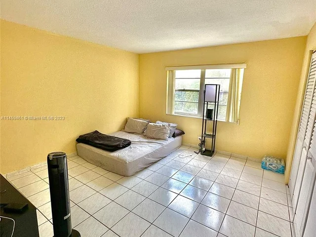 8511 NW 8th St # 5, Miami FL 33126