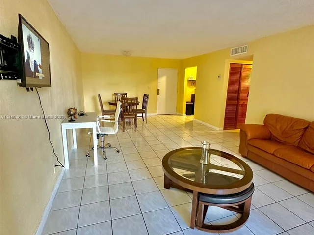 8511 NW 8th St # 5, Miami FL 33126