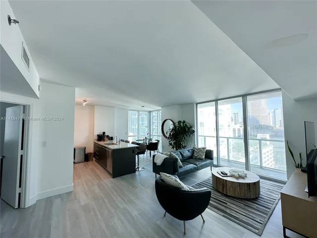 55 SE 6th St # 1601, Miami FL 33131