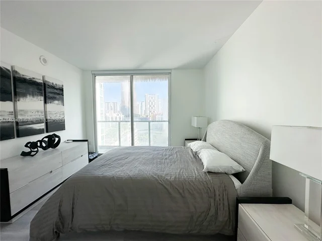 55 SE 6th St # 1601, Miami FL 33131